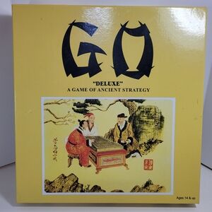 Go Deluxe A Game of Ancient Strategy Wood Playing Board Black White Pcs 1982 Vtg